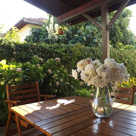 Guest House Hiora อัคโตโปล ภายนอก รูปภาพ