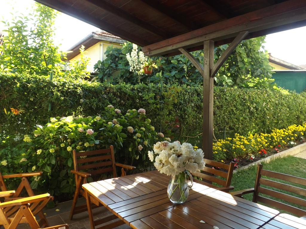 Guest House Hiora อัคโตโปล ภายนอก รูปภาพ
