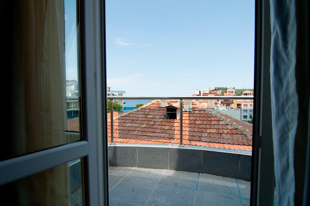 Guest House Hiora อัคโตโปล ภายนอก รูปภาพ
