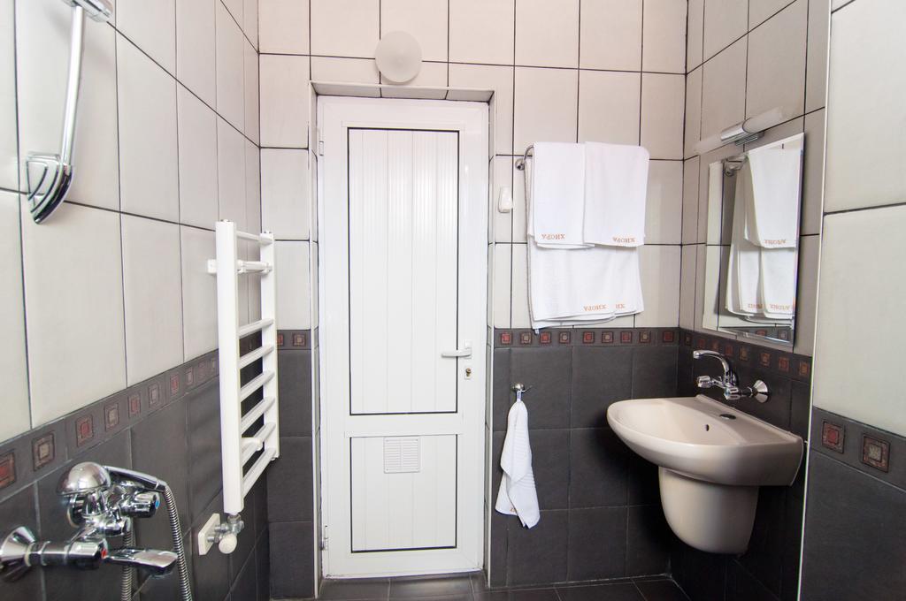 Guest House Hiora อัคโตโปล ภายนอก รูปภาพ