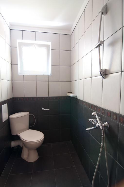 Guest House Hiora อัคโตโปล ภายนอก รูปภาพ
