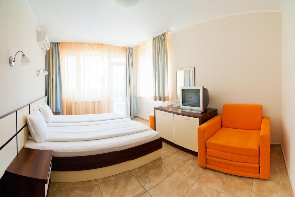 Guest House Hiora อัคโตโปล ภายนอก รูปภาพ