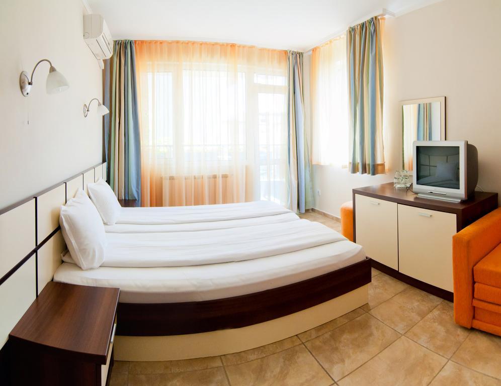 Guest House Hiora อัคโตโปล ภายนอก รูปภาพ