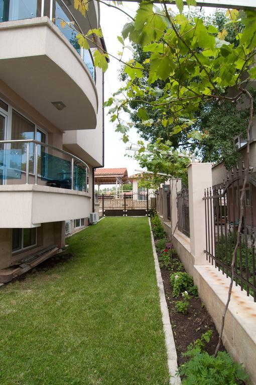 Guest House Hiora อัคโตโปล ภายนอก รูปภาพ